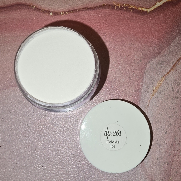 Sparkle & Co 1 oz Nail Dip Powder dp. 261 Cold As Ice - Picture 2 of 3